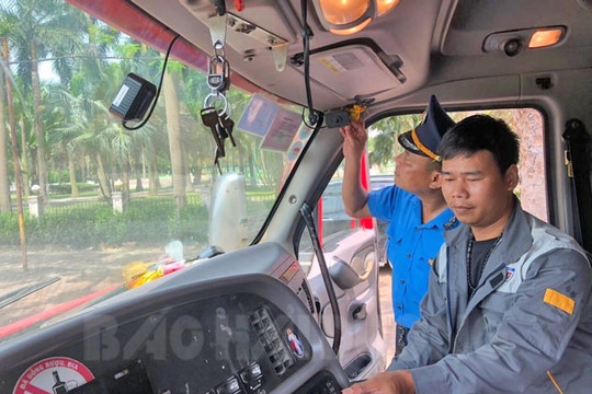 Siết chặt quản lý ô tô kinh doanh vận tải